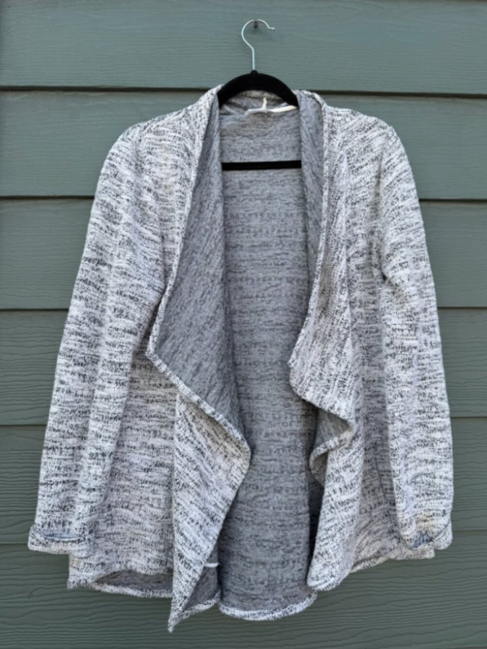 CLUB MONACO Long Sleeve Grey Fold Over Knit Cardigan (LG)